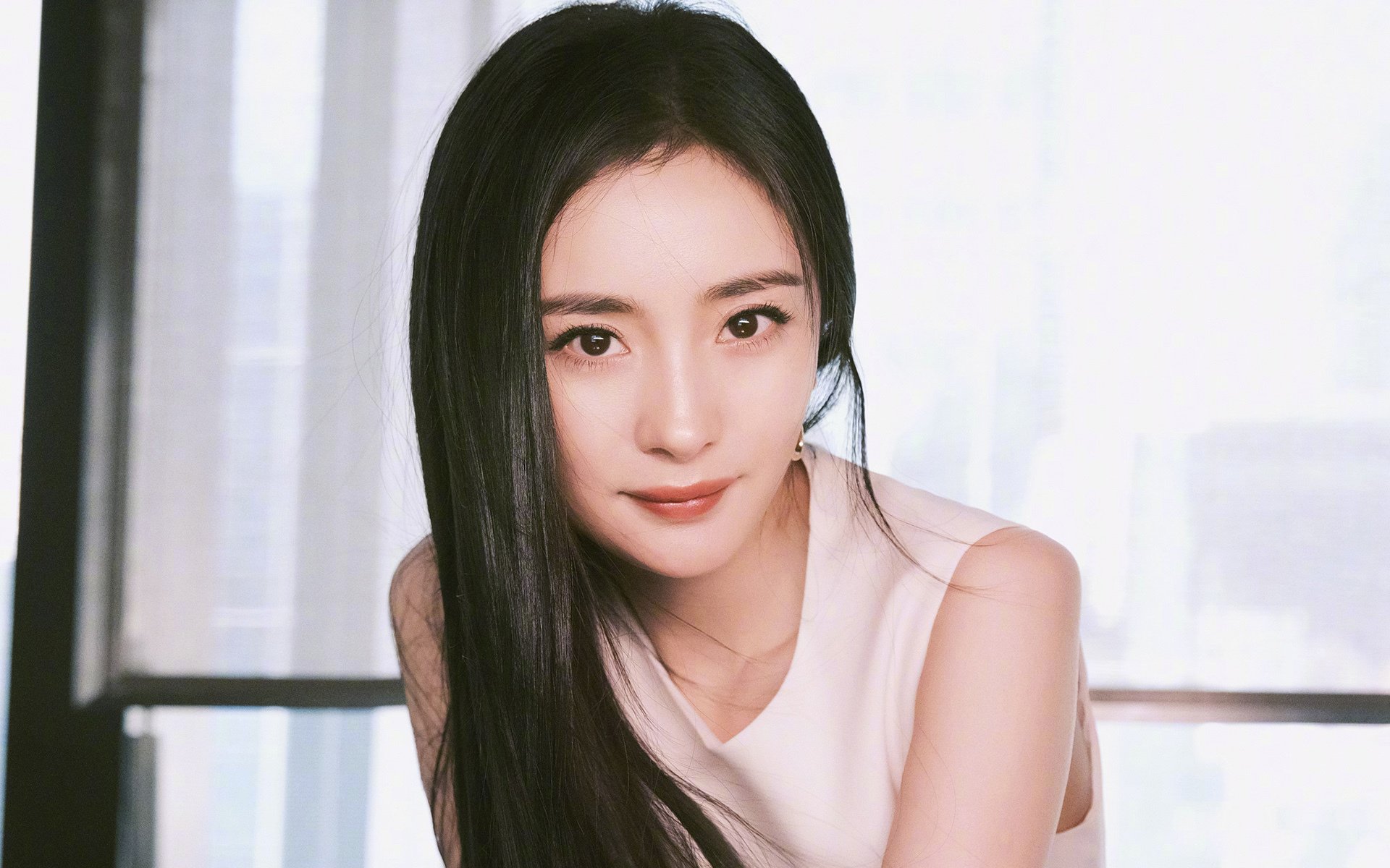 最具争议判罚：那些引发讨论的欧冠瞬间，欧冠足球裁判