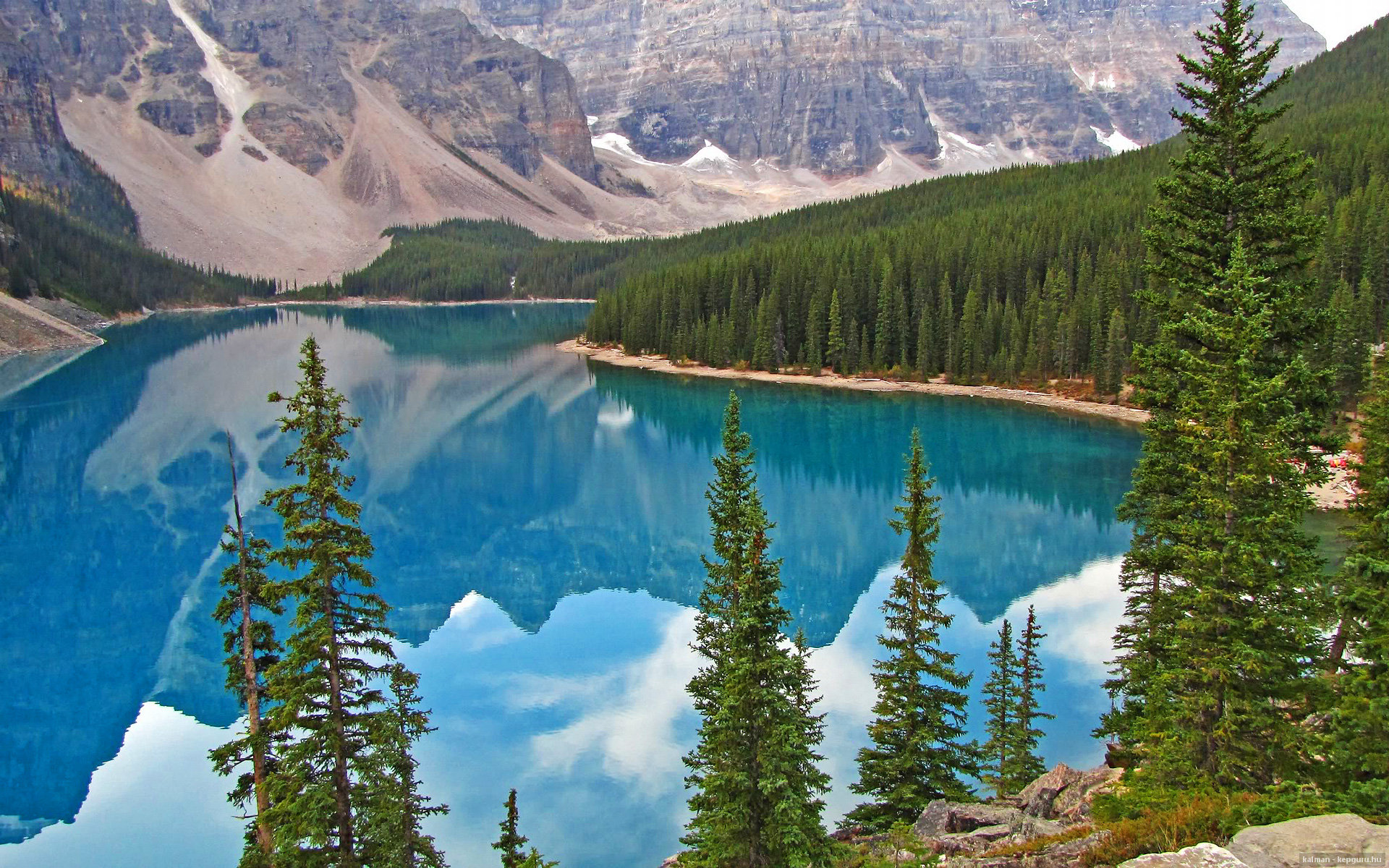 西甲球员在连续作战下视觉注意力分布的波动规律研究